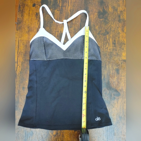ALO Yoga/Pilates top Size XS - Picture 2 of 13